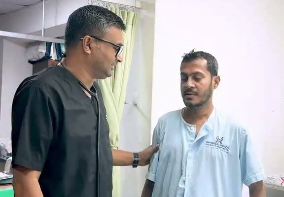 ৩৯ বছর বয়স ।